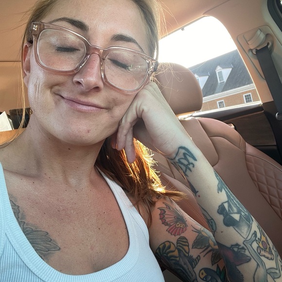 Meet your Posher, Danielle - Picture 16 of 16